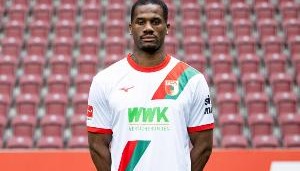 华体会动态-队报：卢卡库将伤缺至少三个月，那不勒斯考察奥格斯堡前锋埃森德